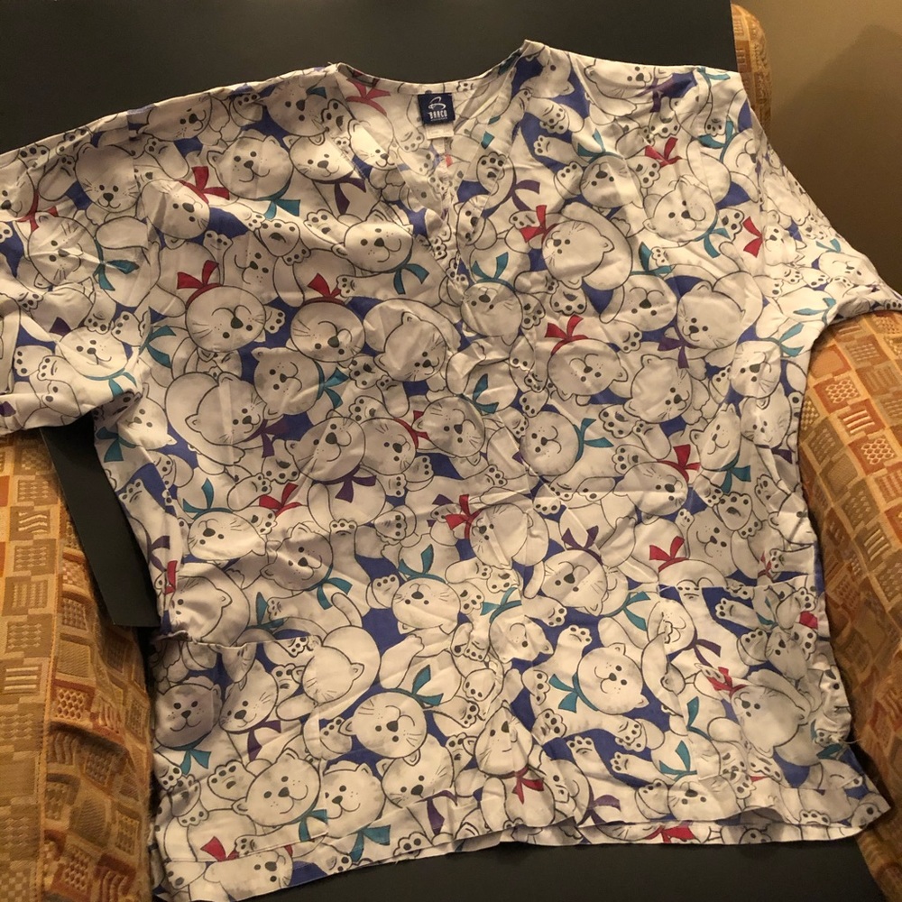 Scrub top